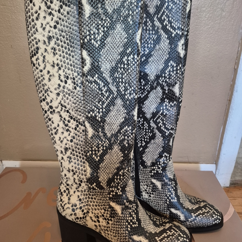 Crown Vintage Black and White Snakeskin Heeled Boots